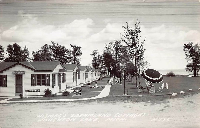 Slice of Heaven Houghton Lake Resort (Wismegs Dreamland Cottages) - Vintage Postcard (newer photo)